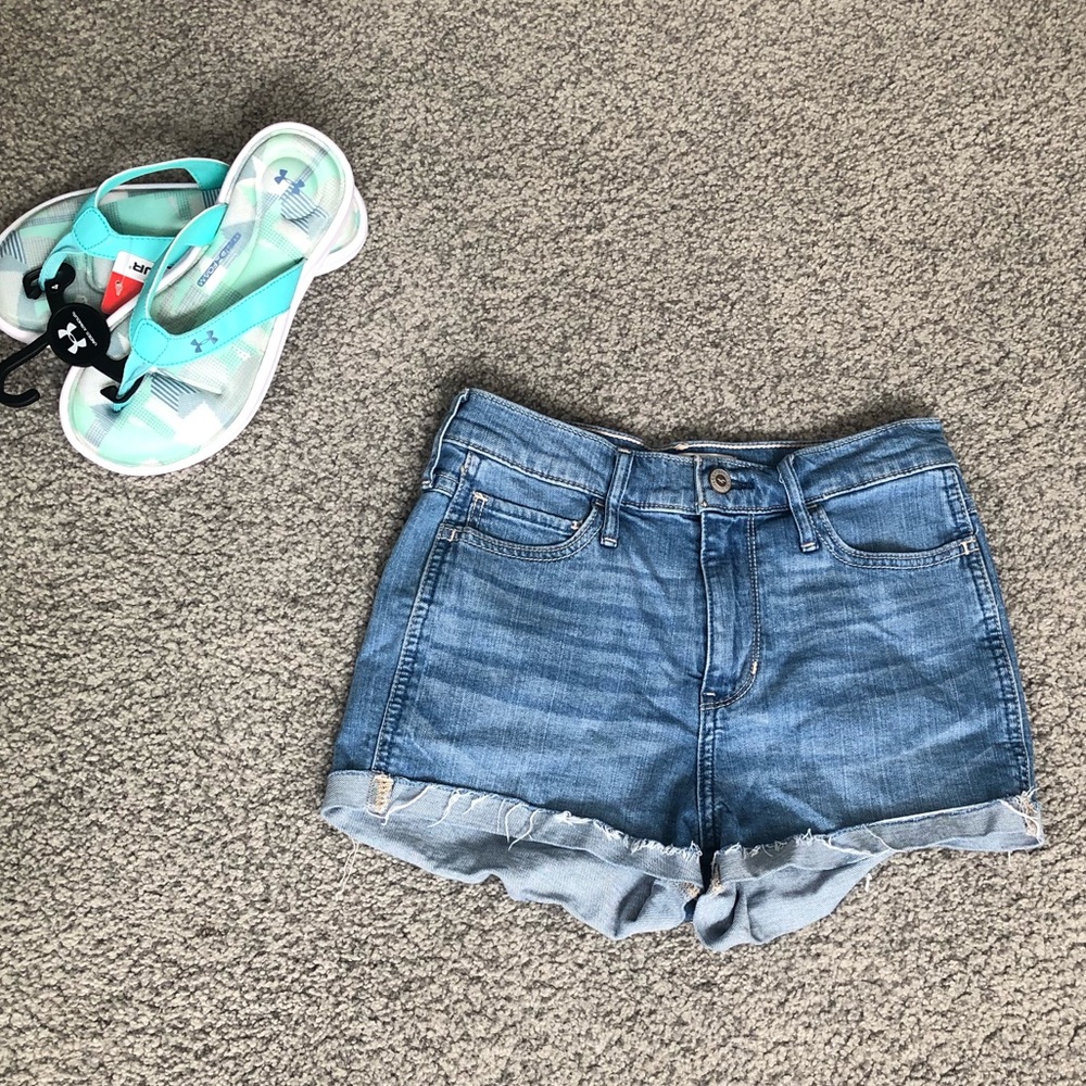 π΄ Hollister High waisted Jean Shorts - Picture 1 of 6
